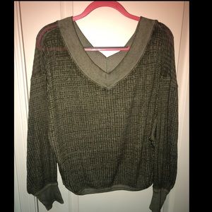 Free People army green sweater/long sleeve